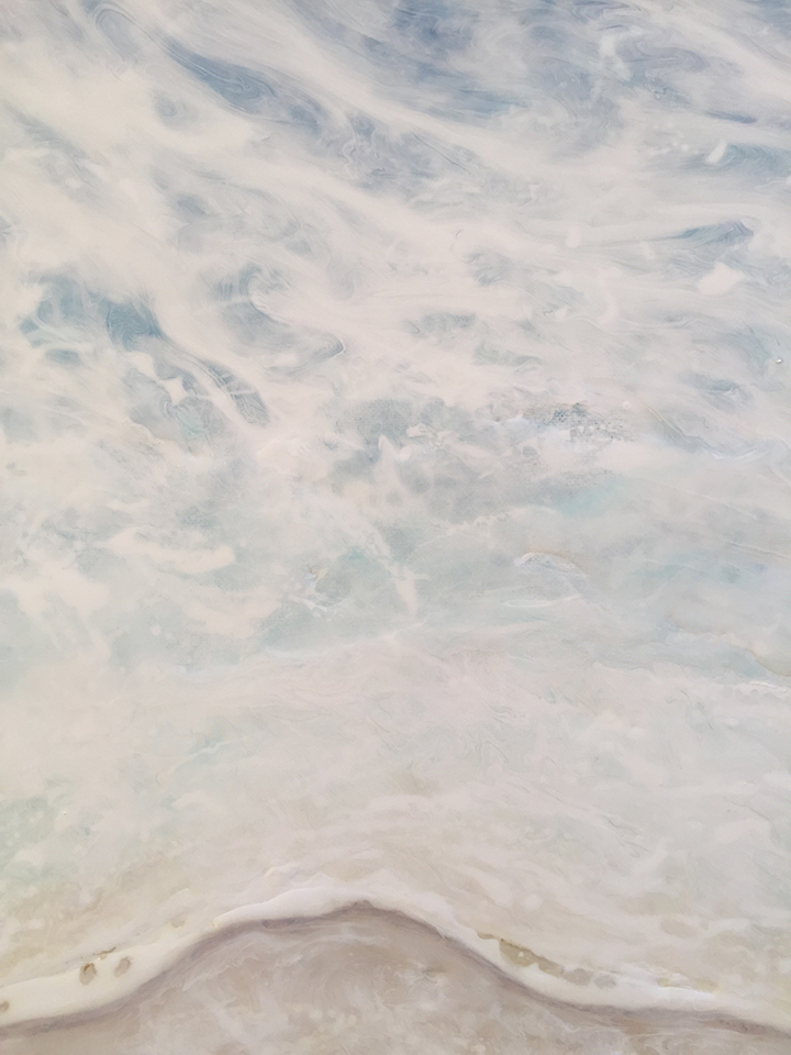 sea-fog-to-shore-close-up-e