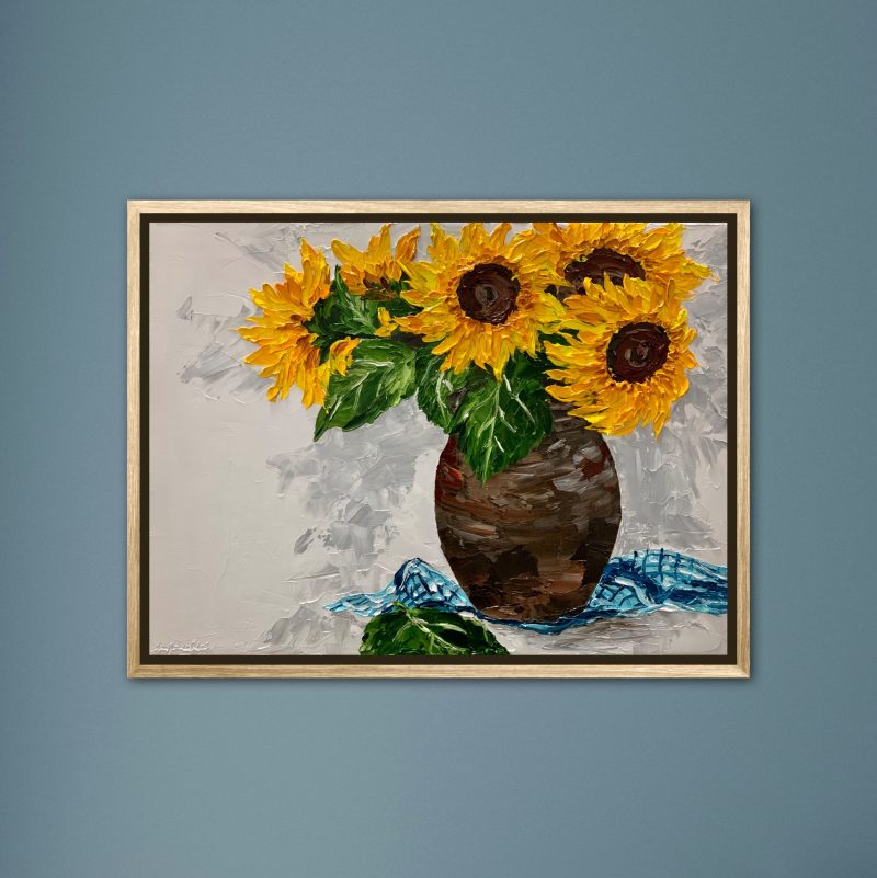 Sunflowers in the earthen pot