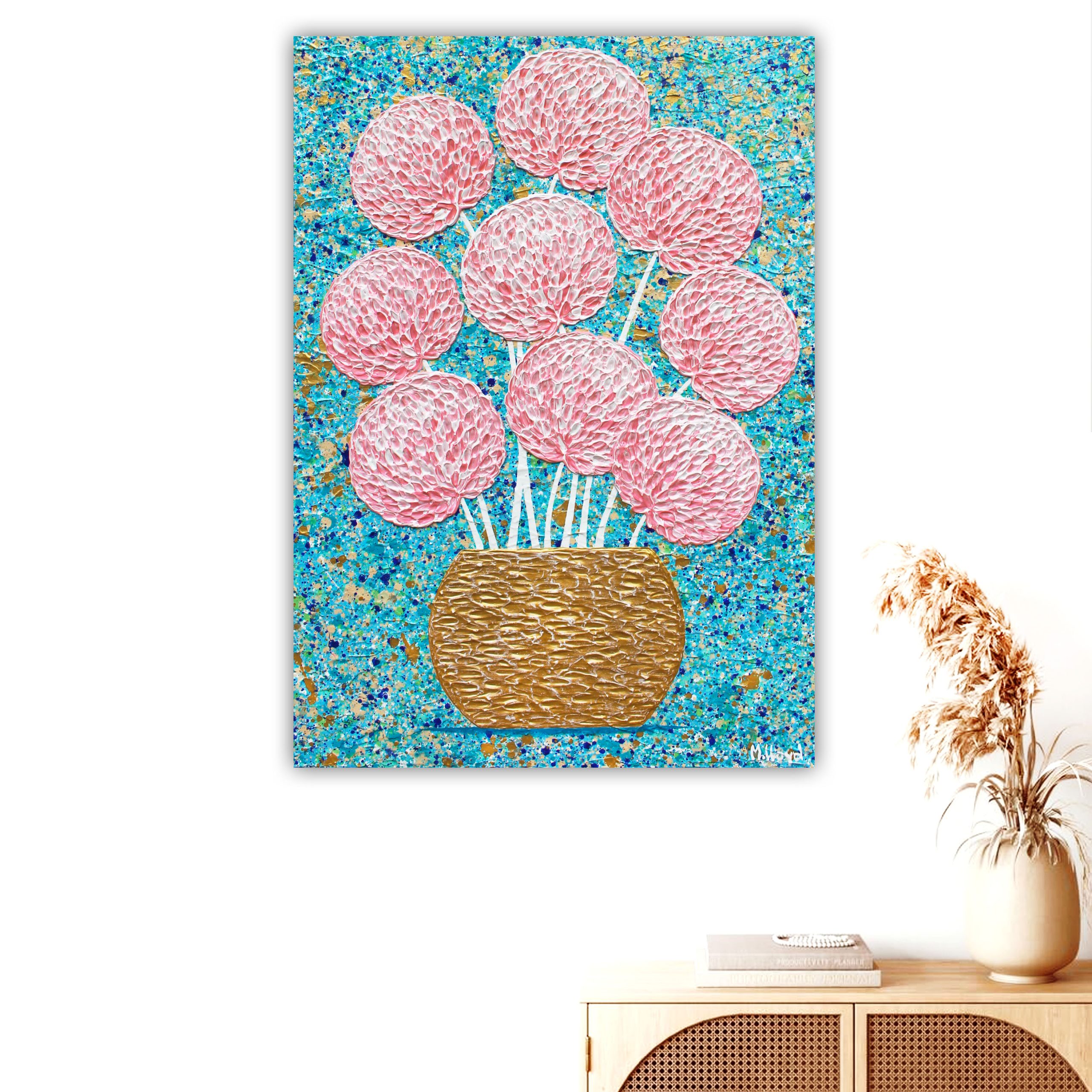 Lounge 2 Flowers In Gold Vase