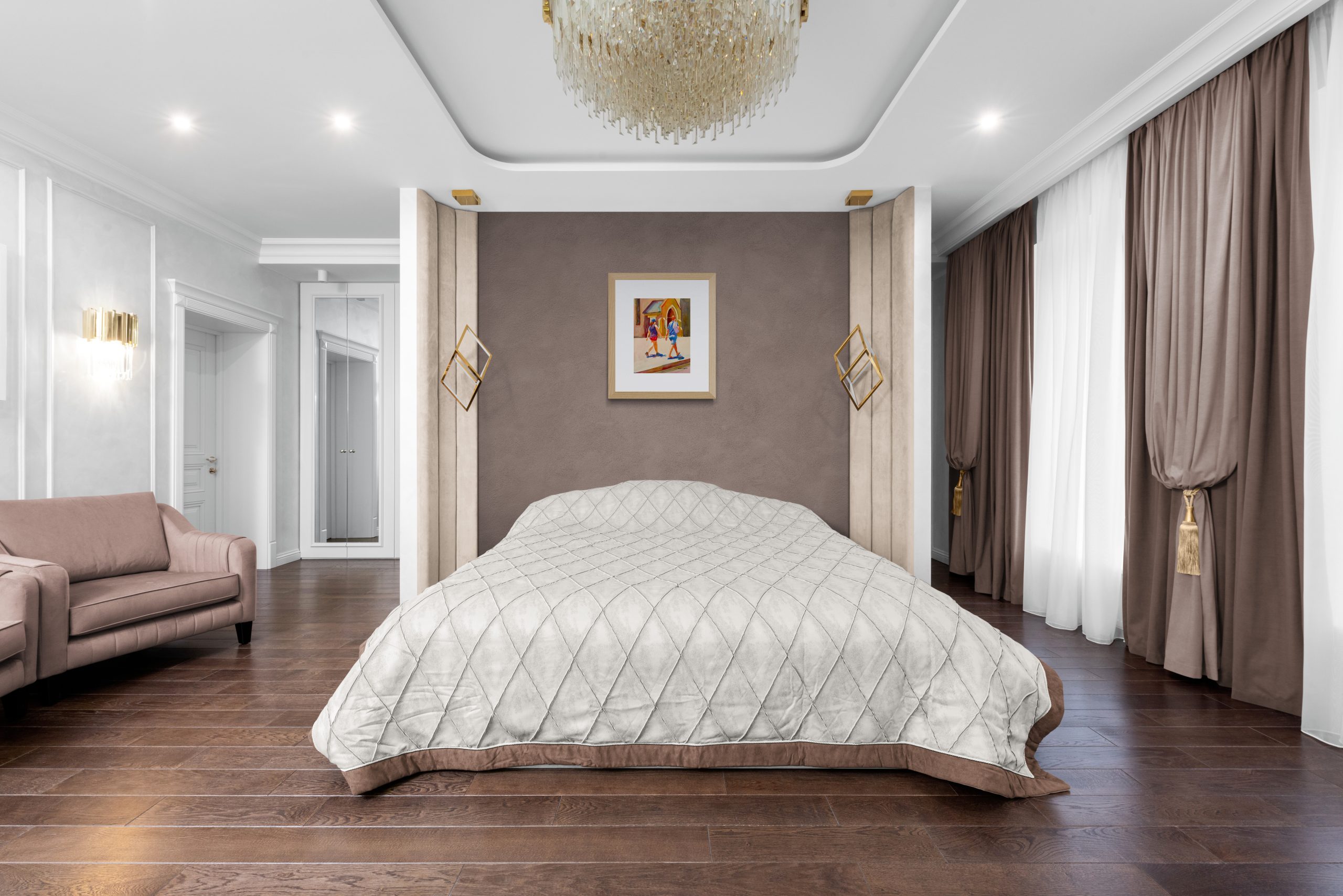 Luxurious Bedroom With Chandelier(3)