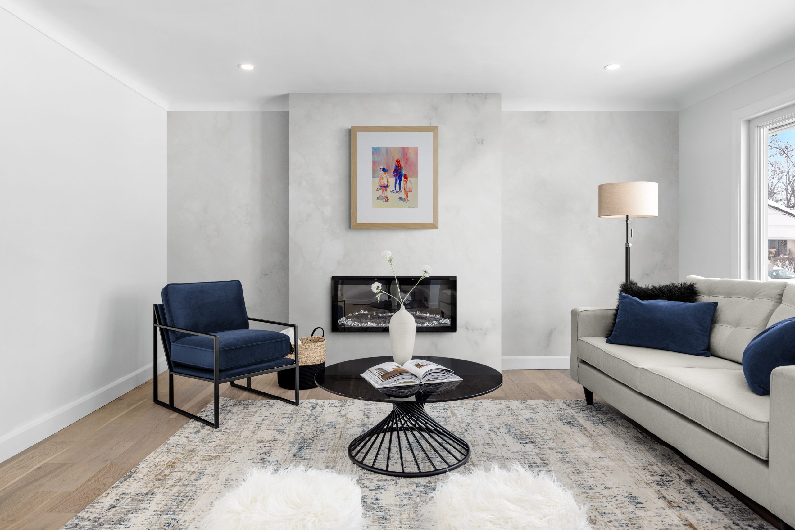 Comfy Modern Living Room With Fireplace(15)