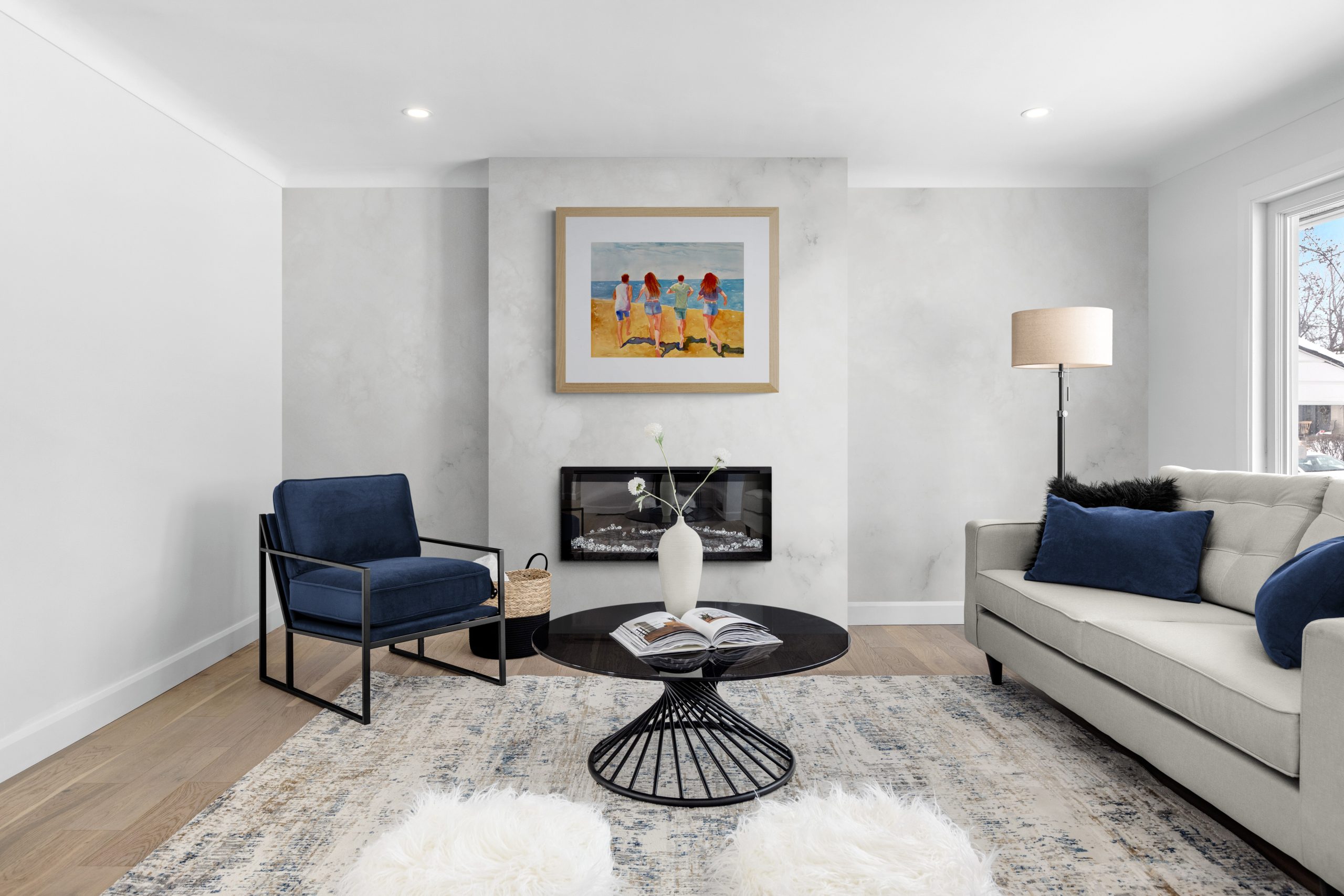 Comfy Modern Living Room With Fireplace(21)