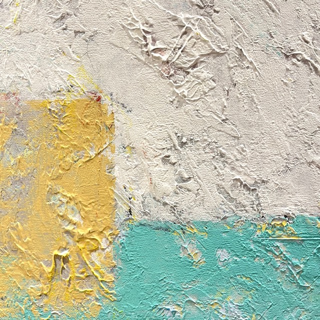 3. White Green Close Up 1