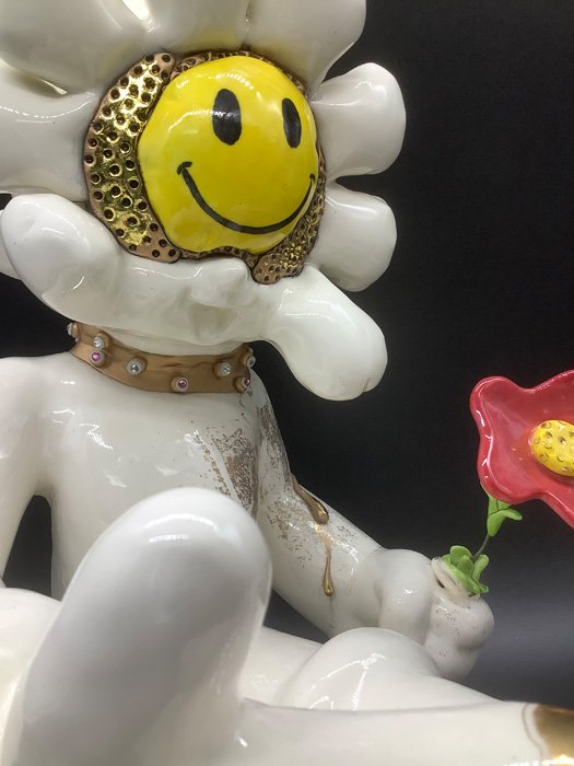 Stephen Baxter Flower Power Smiley Face Sticky Fingers Front Detail