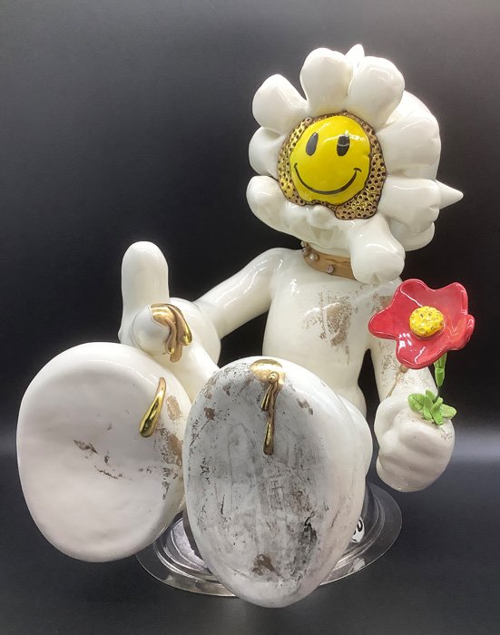 Stephen Baxter Flower Power Smiley Face Sticky Fingers Front Left