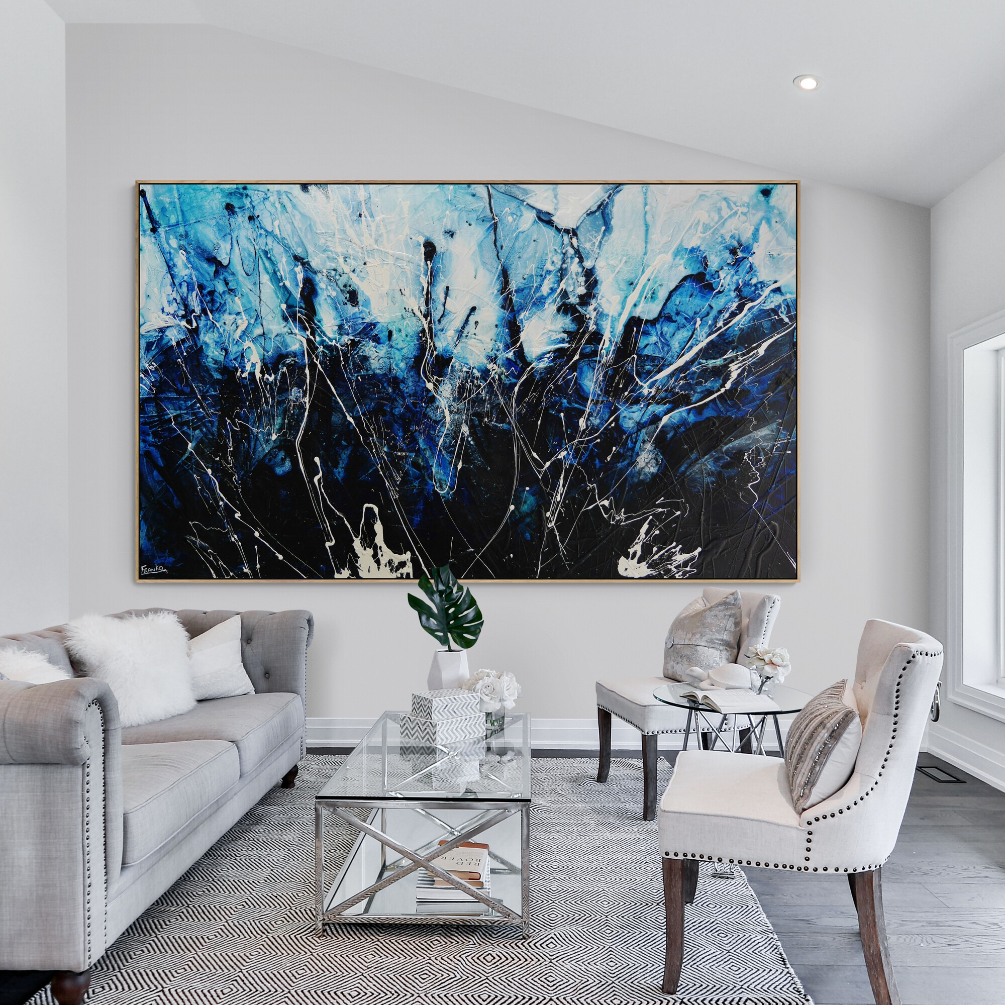 Large Bright Comfy Family Room (2)