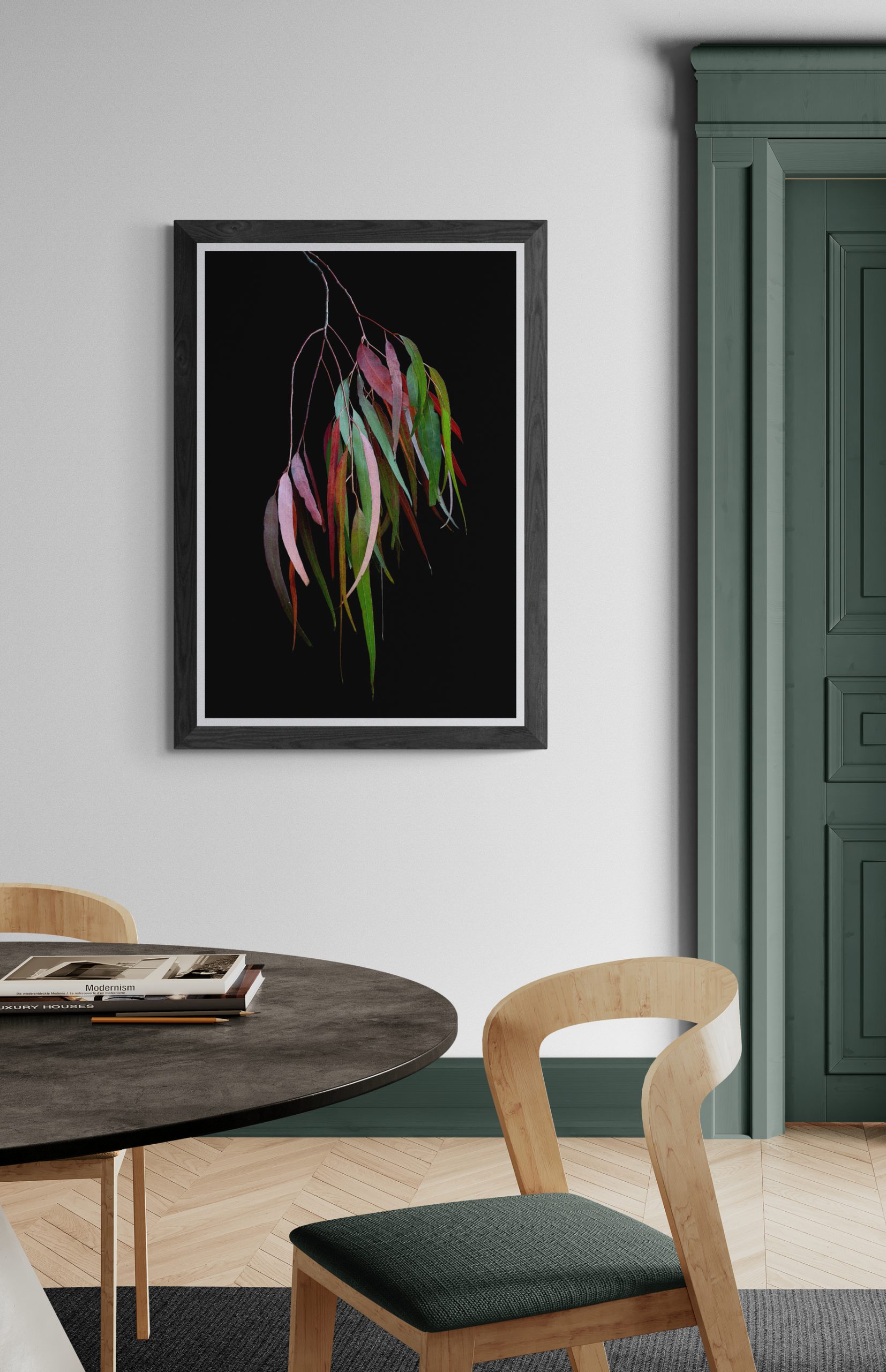 Classic Dining Room With Fancy Table (4)