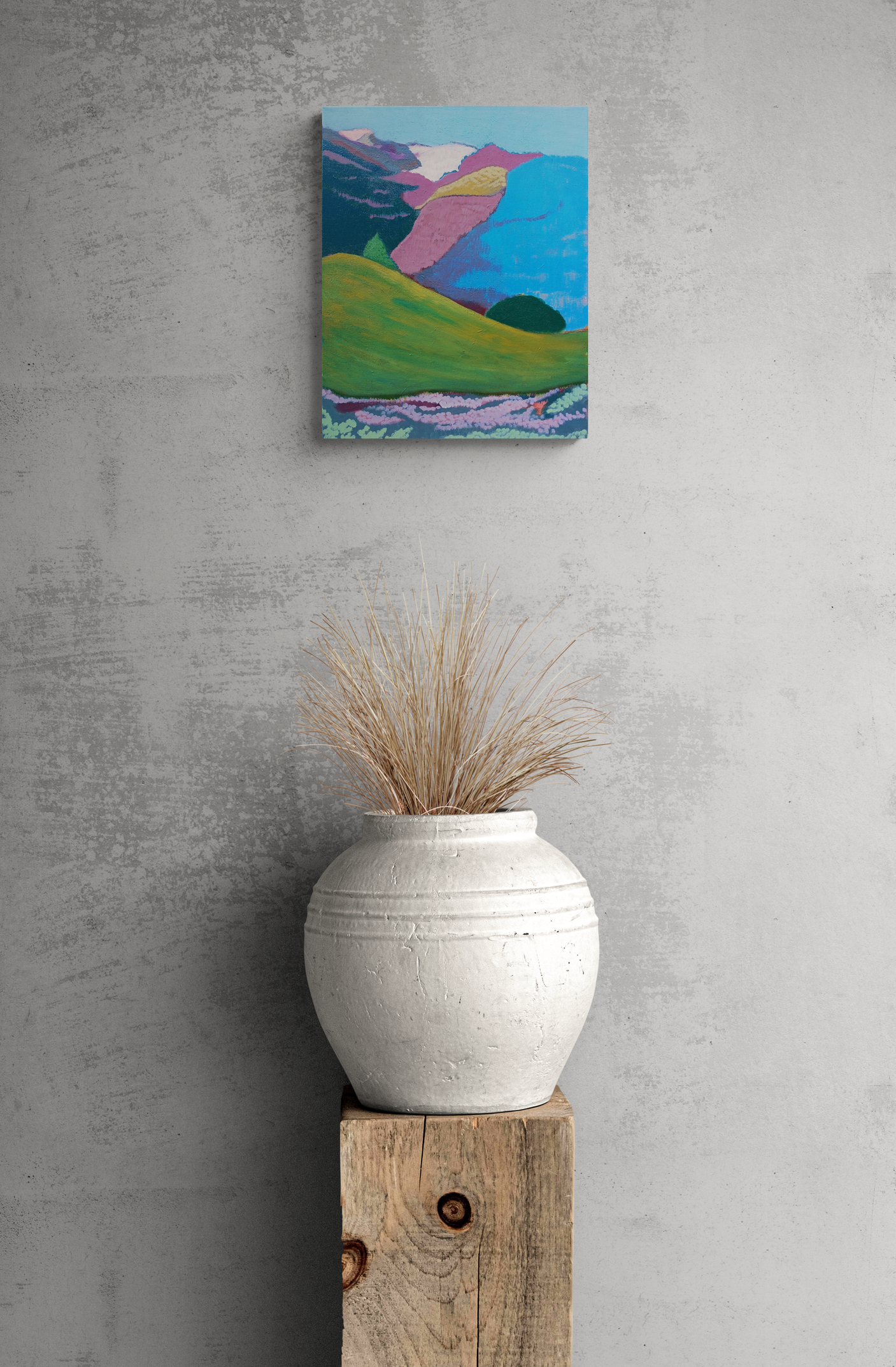 Ceramic Urn With Dried Grass (1)