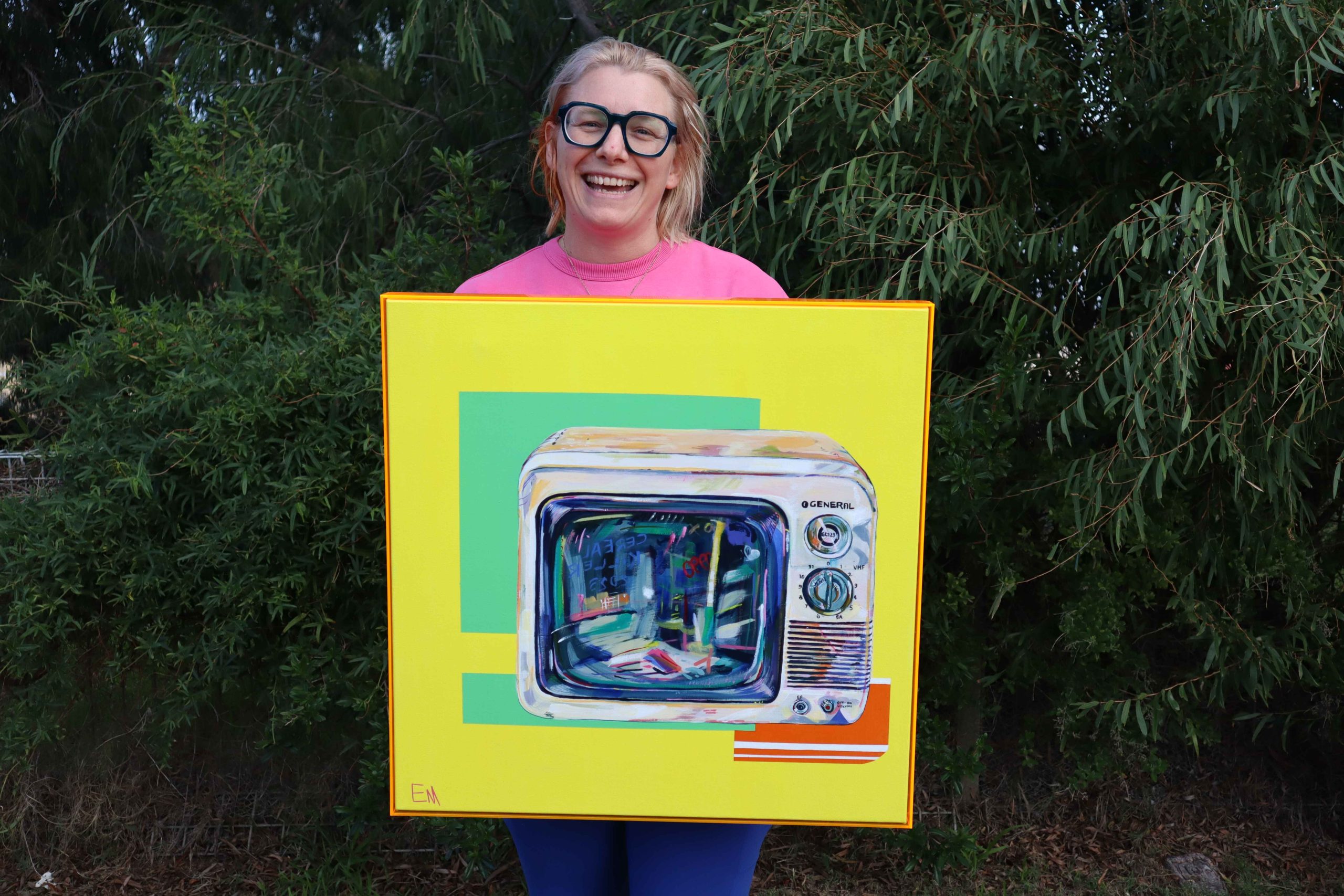 Tv World Elisha Mcguckin Holding Xs