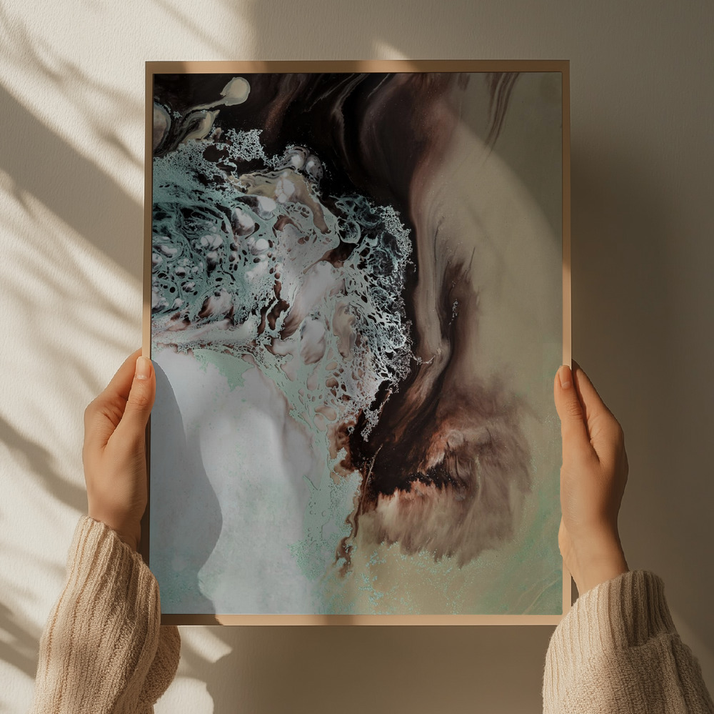 3327412 Two Hands Holding Frame 3x4