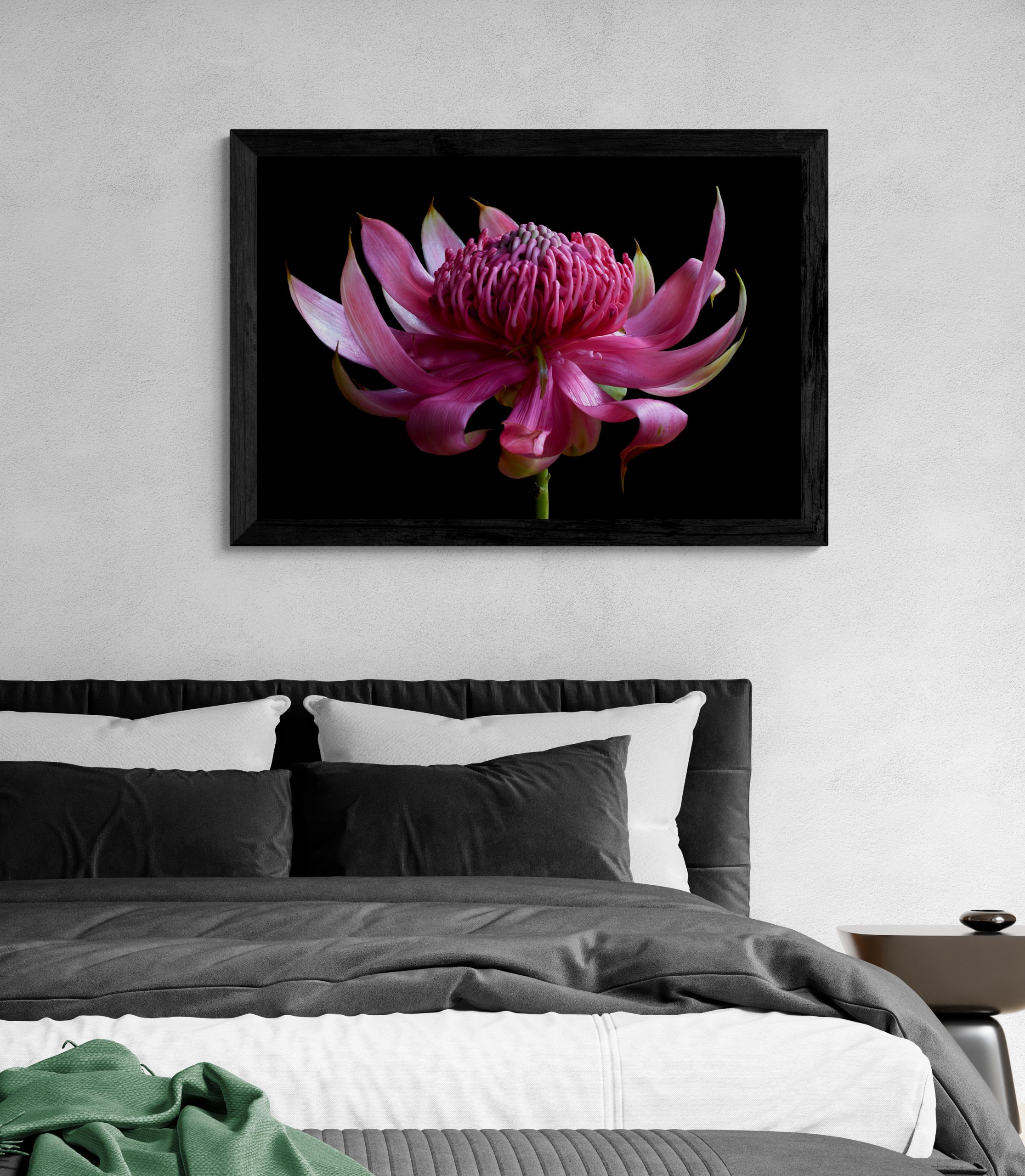 Bedroom With Bed And Storage Bench (6)