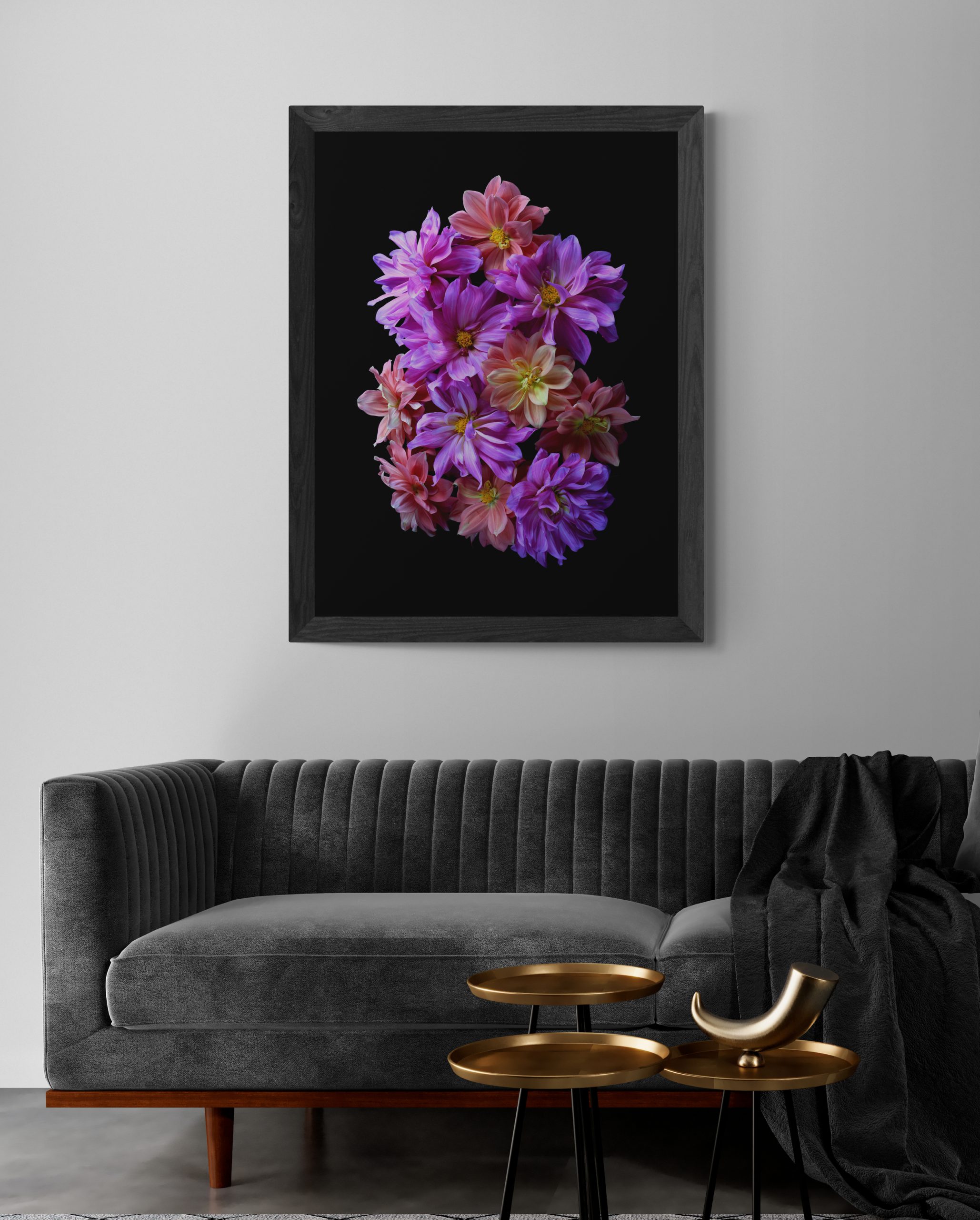 Living Room With Sofa And Brass Tables (20)