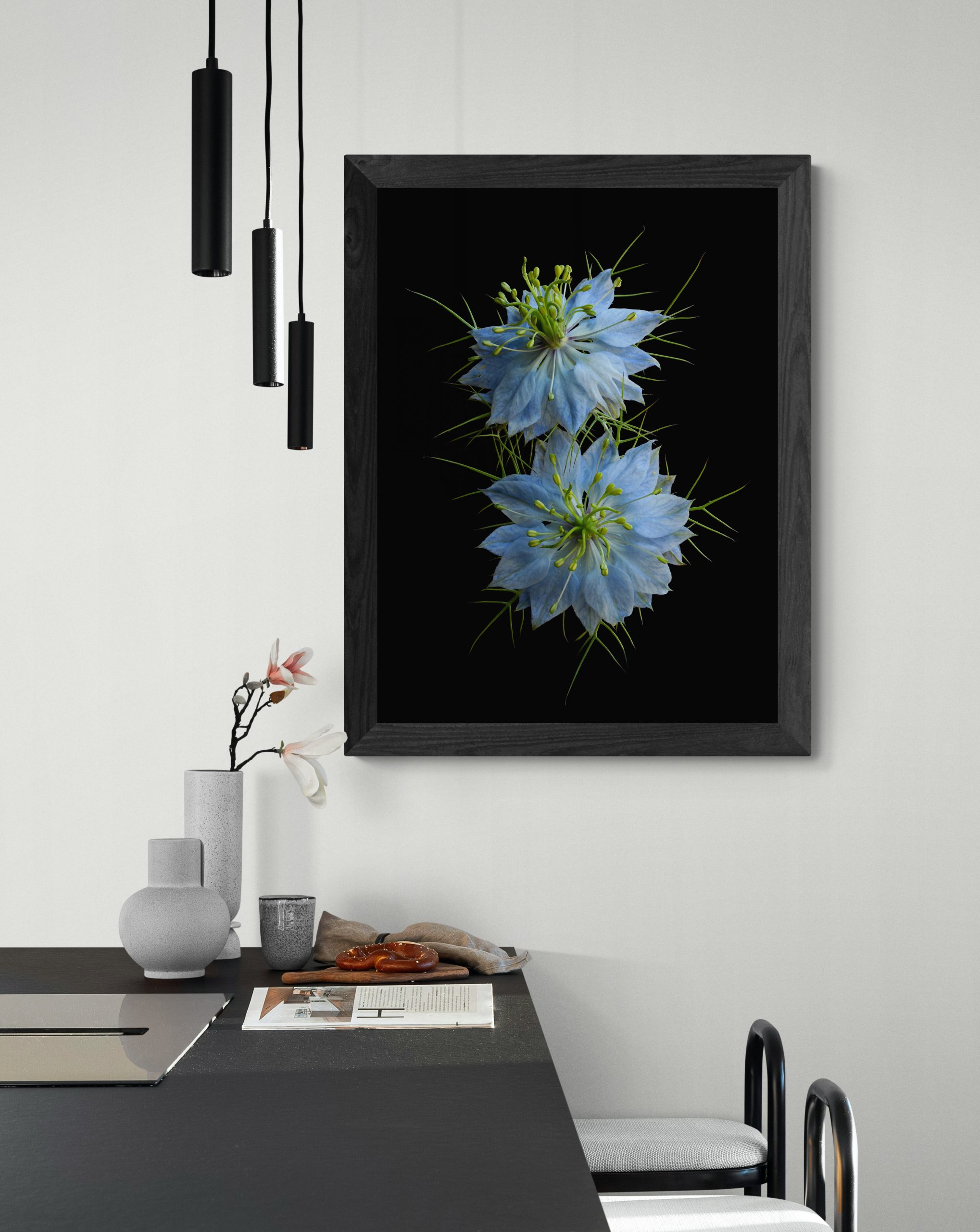 Breakfast Bar With Ceramic Vases (1)