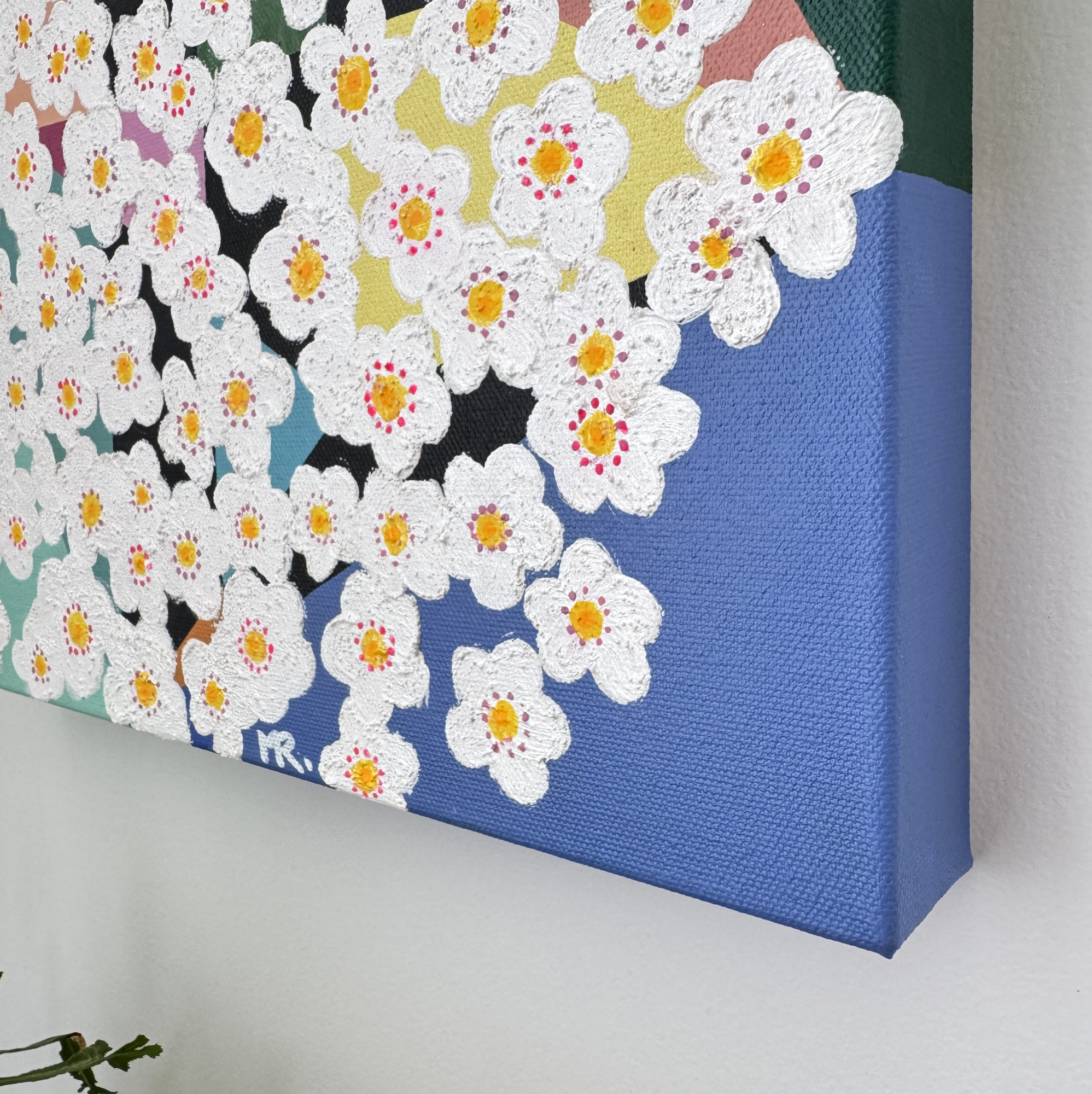 Min Ray Minimalist Flowers Interior Cherry Blossom 4 Detail 2