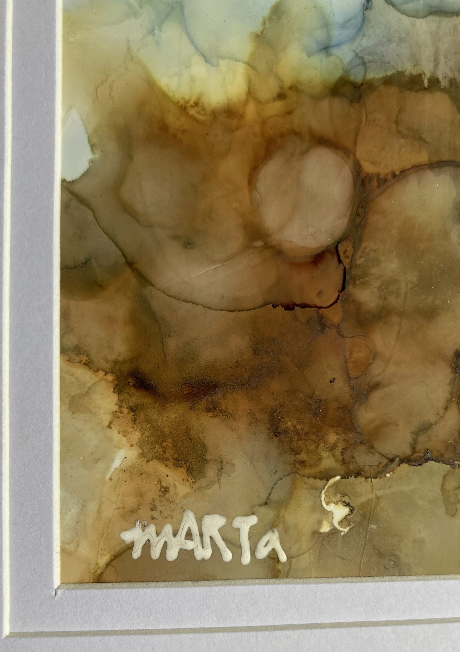 Mbj 462 Perched Above Signature