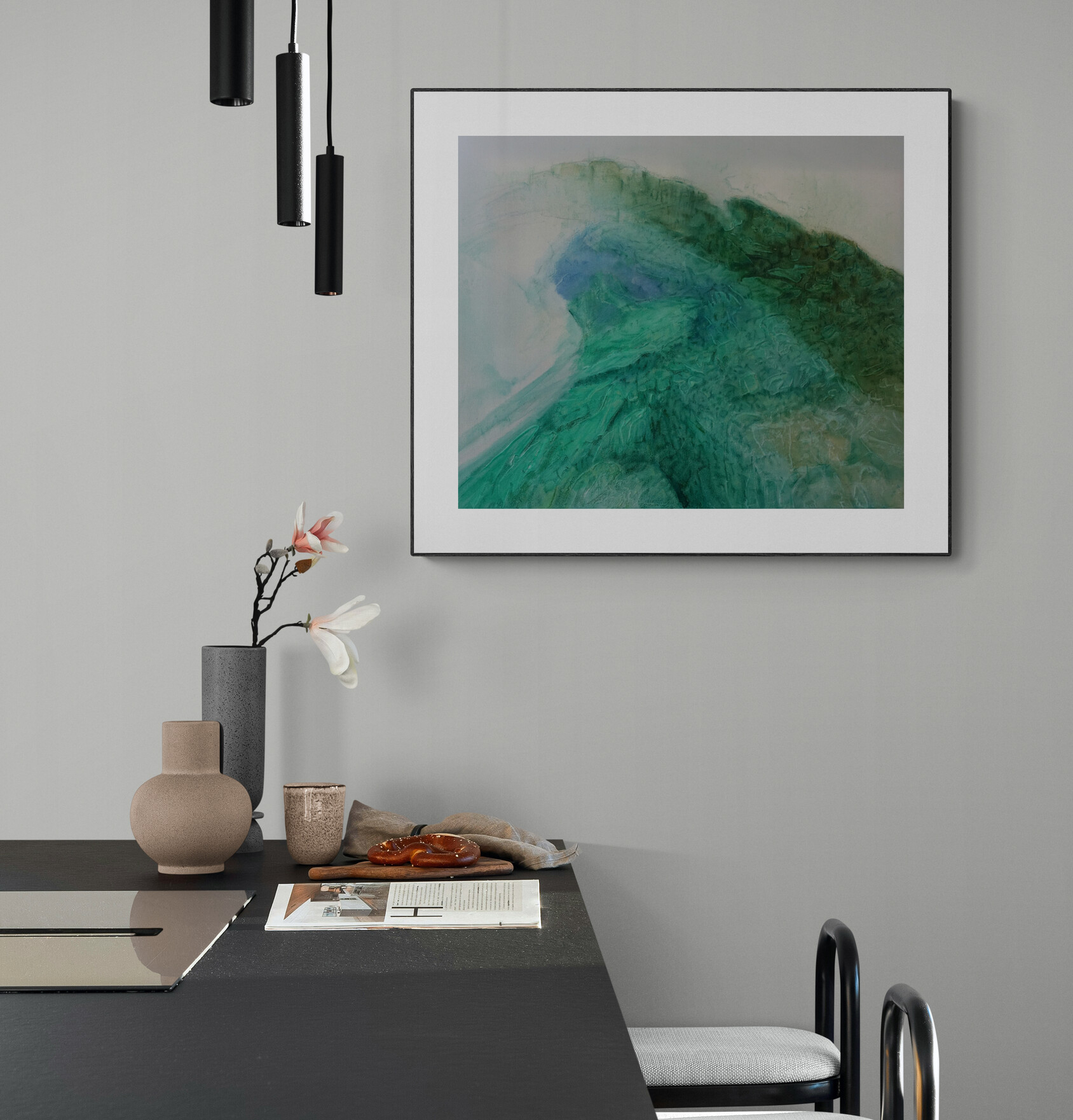 Canvy Opalescence Breakfast Bar With Ceramic Vases